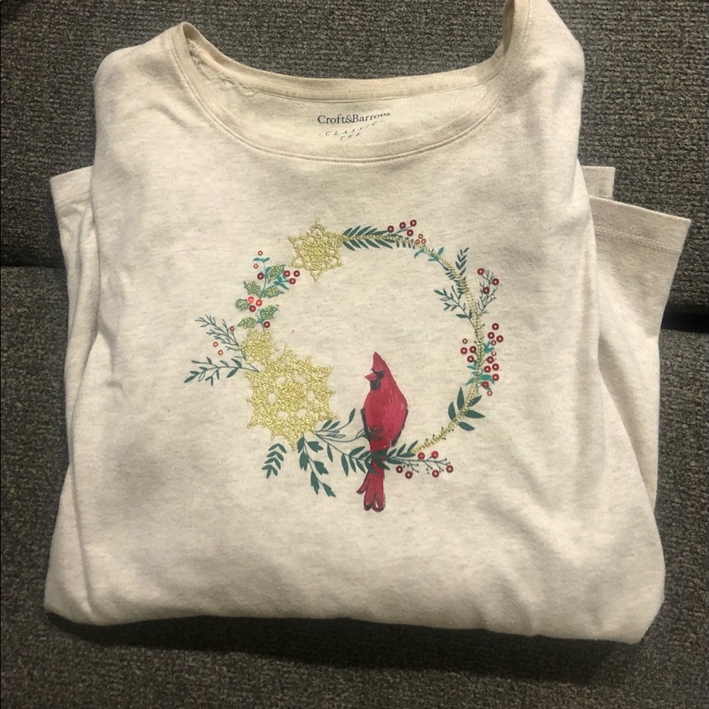 Croft & Barrow Large cream colored Wreath & Red Cardinal Bird Long Sleeve Shirt